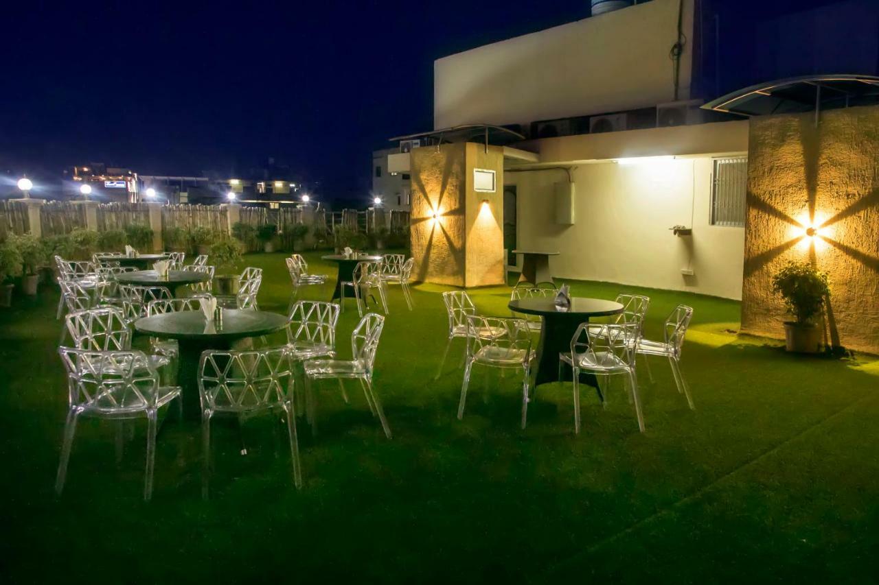 Ganges Grand Hotel Varanasi Exterior foto